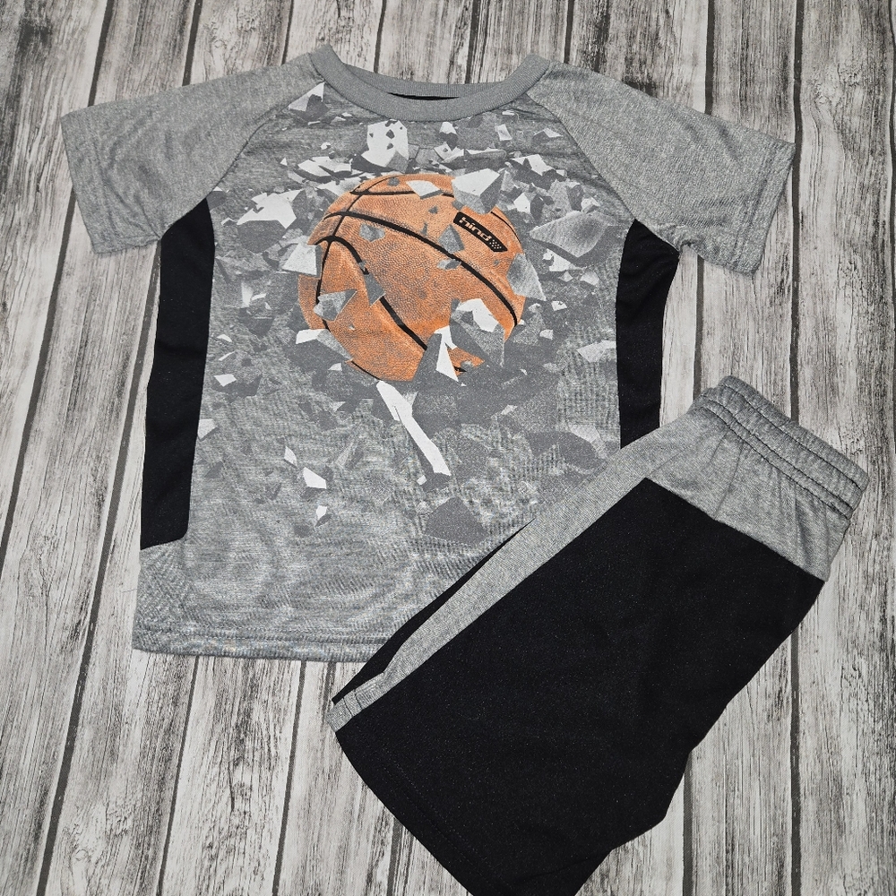 Hind Black and grey basketball outfit